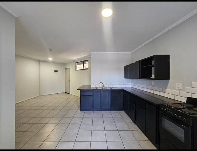 2 BEDROOM PROPERTY TO RENT IN FLORIDA